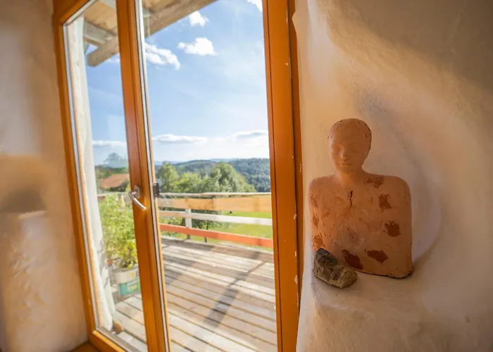 Daire Elias Residency Rob