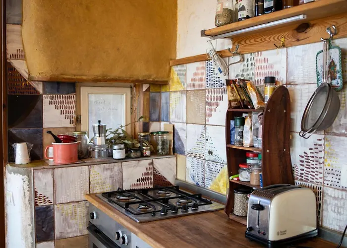 Elias Residency アパート