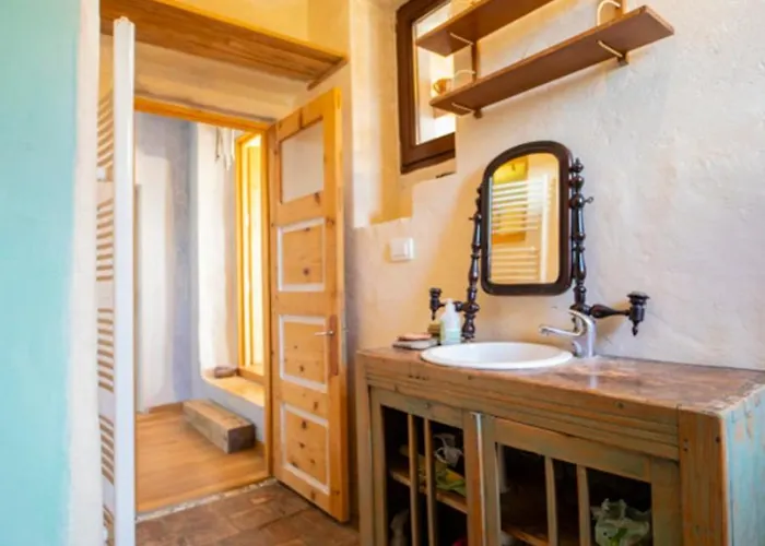 Elias Residency * Rob